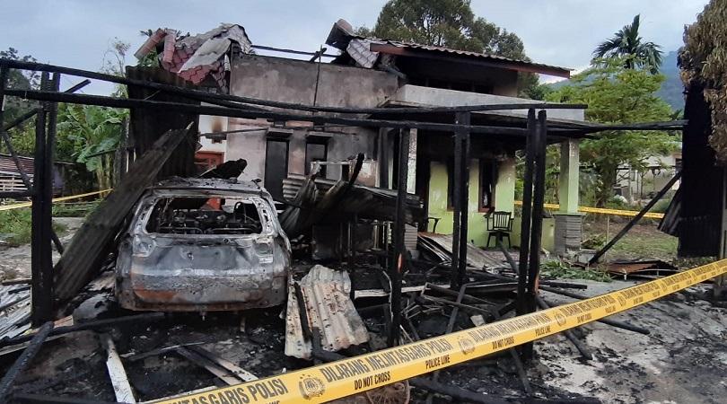 Fasilitas publik dan rumah warga di Pegunungan Bintang Papua dibakar.