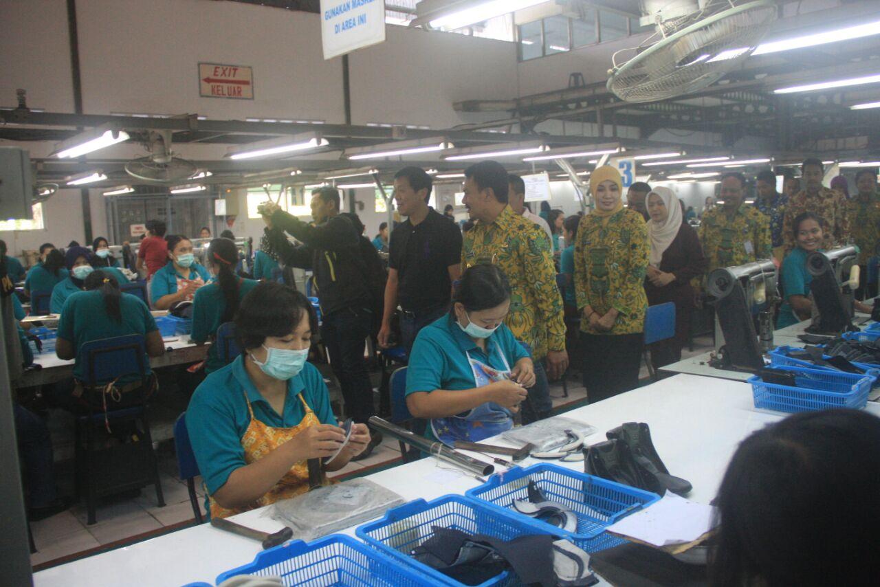 Pabrik Sepatu Tutup, 6000 Buruh di Jombang Bakal Menganggur