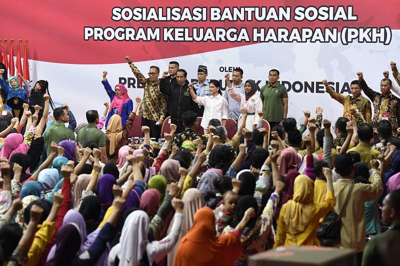 2020, Jokowi Janjikan Semua Keluarga Miskin Dapat PKH