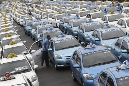 Atur Tarif Taksi  Online, Kemenhub Dituding Fasilitasi Kartel