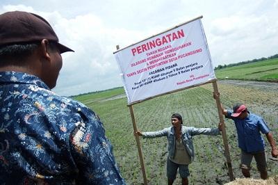 Ratusan Warga Jombang Ambil Paksa Tanah Desa yang Dikuasai Kasun Pelaku Tambang Ilegal