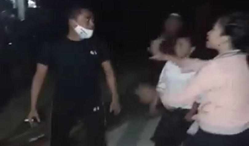 Tangkapan layar video viral seorang ibu menghadapi persekusi ibadah Natal di GPI Tulang Bawang Lampu