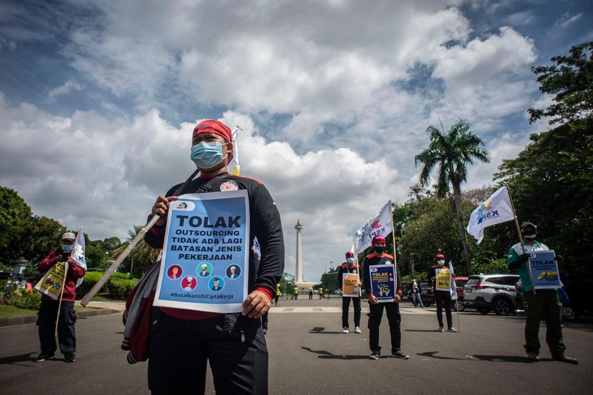 Jokowi: PP dan Perpres Turunan UU Cipta Kerja Difinalisasi