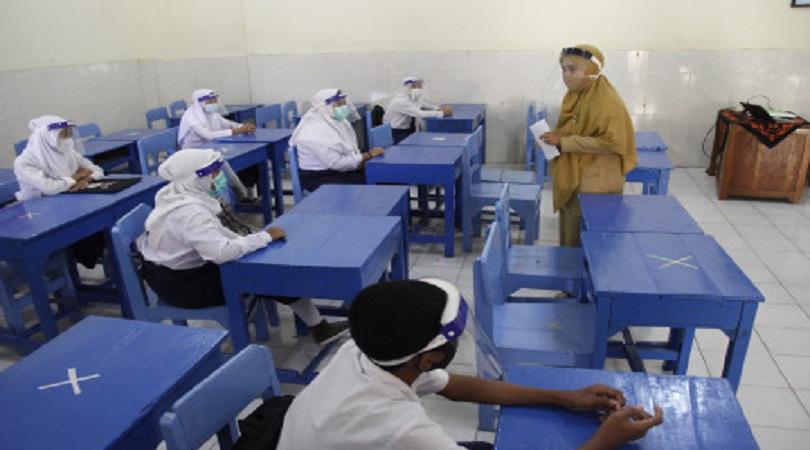 9 Pelajar di Cirebon Positif Covid-19, PTM Jalan Terus