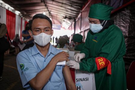 KSBSI: Mayoritas Vaksinasi Buruh Tak Gunakan Vaksin Gotong Royong