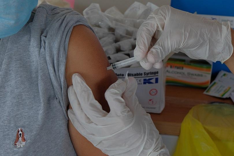 Tren Peningkatan Kasus, LaporCovid-19: Perluas Cakupan Vaksinasi