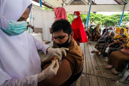 Capaian Vaksinasi Guru di Papua Baru 50 Persen