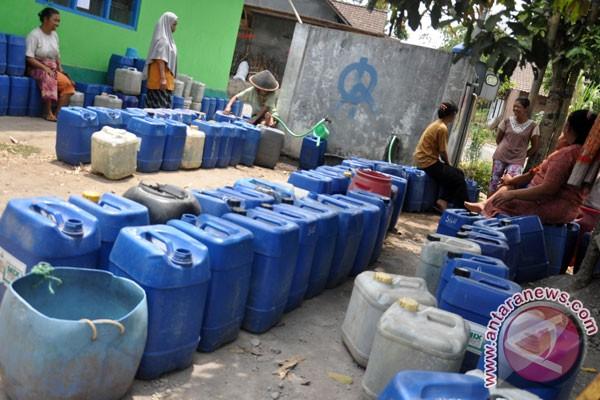 Pasokan Air Bersih di Situbondo Hanya Cukup Satu Bulan