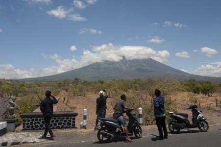 Status Awas Gunung Agung, Polisi Buru Penyebar Hoaks Letusan