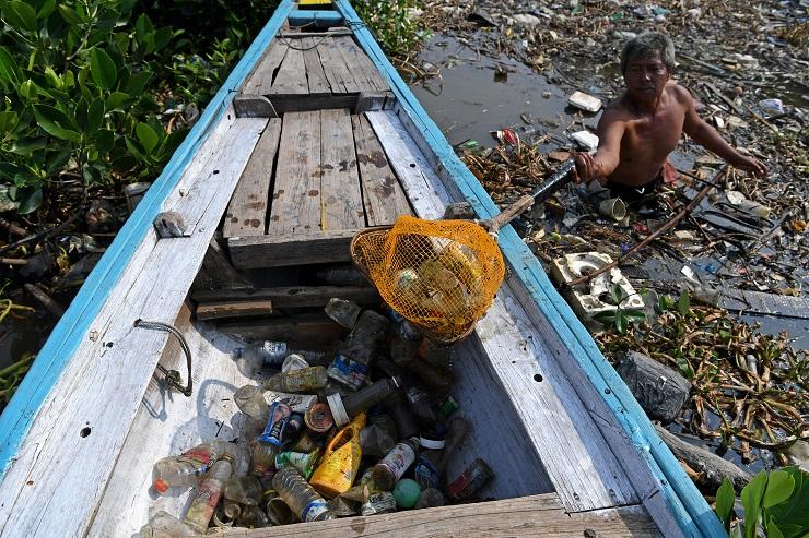 KIARA Kritik Program Pemerintah Menangani Sampah Plastik